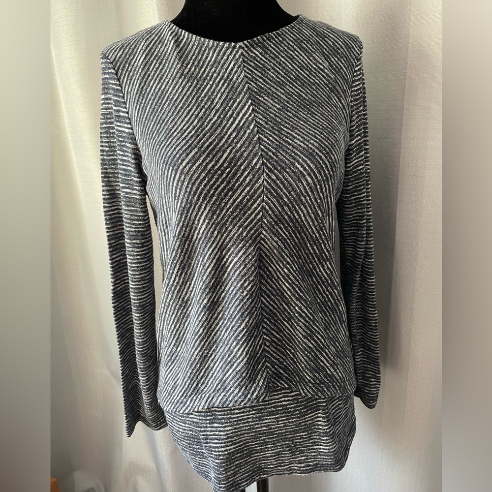 Neesha layered striped long sleeve top size small